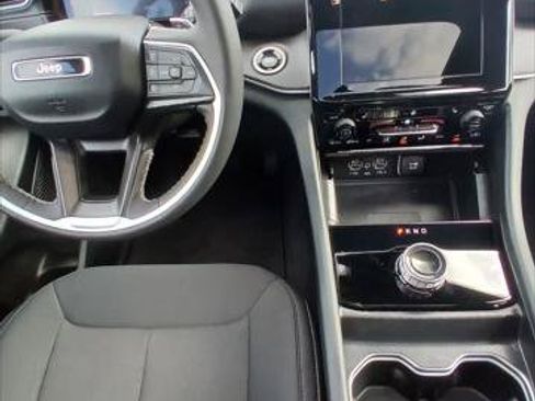 Certified 2025 Jeep Grand Cherokee L Laredo w/ Luxury Tech Group I AWD/4WD image 19