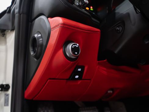 Used 2018 Ferrari GTC4Lusso T image 22