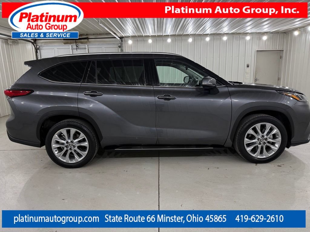 Used 2020 Toyota Highlander Limited FWD image 6
