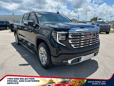 Used 2023 GMC Sierra 1500 Denali w/ Technology Package AWD/4WD image 3