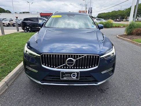 Used 2023 Volvo XC60 B5 Ultimate w/ Climate Package AWD/4WD image 3