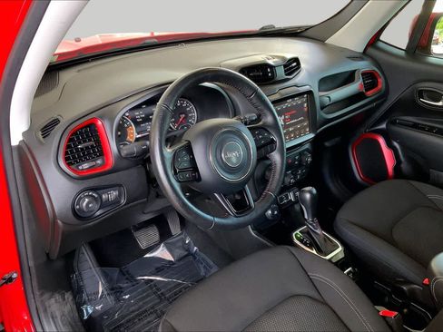Used 2022 Jeep Renegade Latitude w/ Convenience Group AWD/4WD image 18