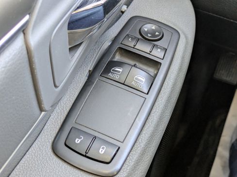 Used 2018 RAM 1500 Express image 28