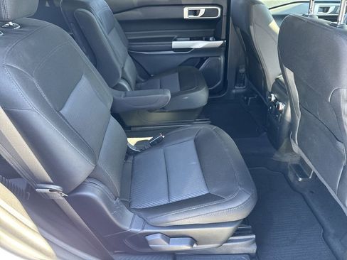 Used 2023 Ford Explorer XLT image 15
