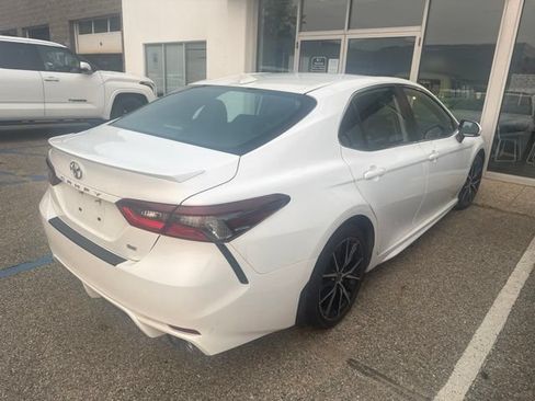 Used 2023 Toyota Camry SE w/ Cold Weather Package FWD image 5