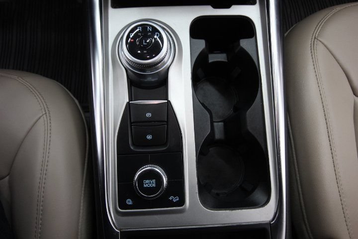 Used 2022 Ford Explorer XLT w/ Equipment Group 202A AWD/4WD image 26
