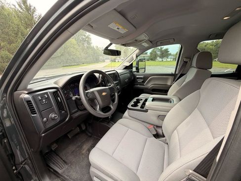 Used 2017 Chevrolet Silverado 1500 W/T AWD/4WD image 11