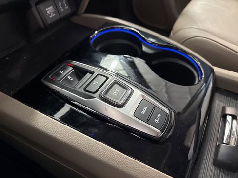 Used 2016 Honda Pilot Touring image 28