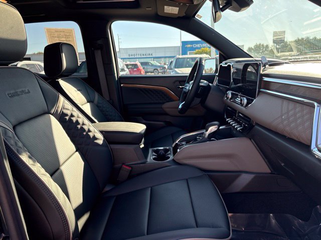 Used 2026 GMC Canyon Denali AWD/4WD image 44