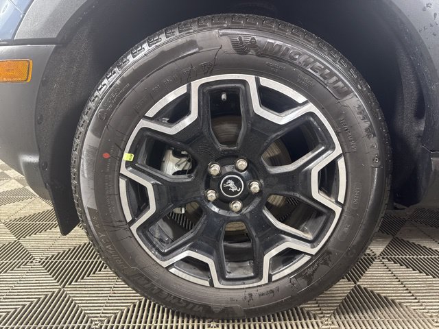 Certified 2025 Ford Bronco Sport Outer Banks w/ Outer Banks Tech Package+ AWD/4WD image 10