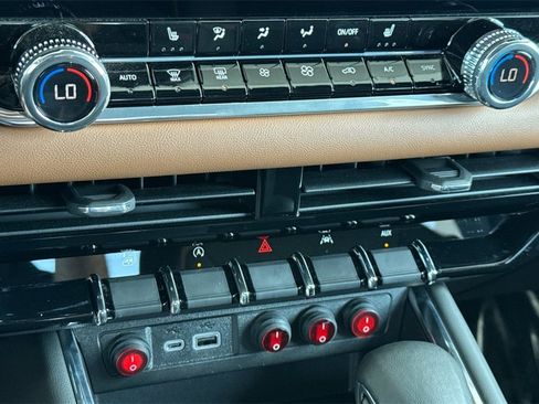 Used 2024 GMC Canyon AT4 w/ Canyon Safety Plus Package image 24