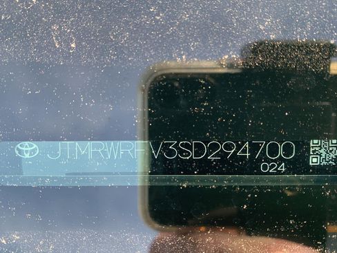 Used 2025 Toyota RAV4 XLE w/ Convenience Package image 21