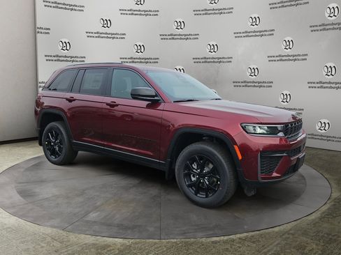 New 2026 Jeep Grand Cherokee Altitude image 7