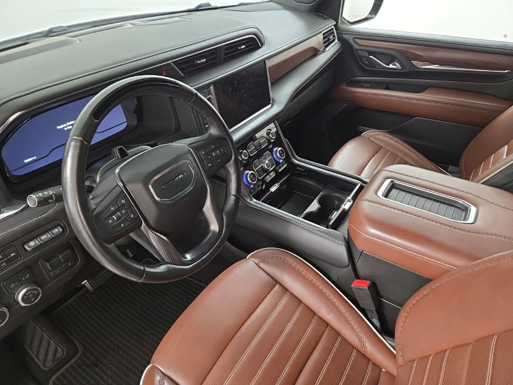 Used 2023 GMC Yukon XL Denali Ultimate AWD/4WD image 26