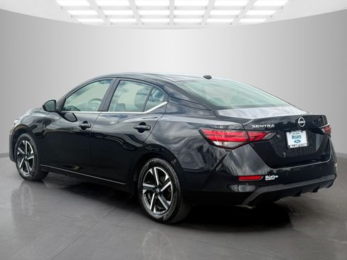 Used 2025 Nissan Sentra SV FWD image 5