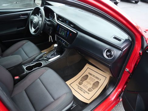 Used 2018 Toyota Corolla LE image 26