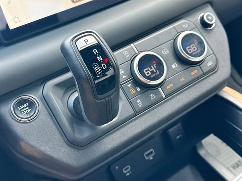 Used 2023 Land Rover Defender 110 X-Dynamic SE image 29