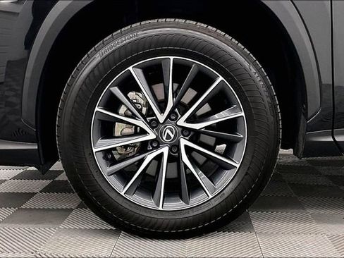 Used 2024 Lexus NX 250 FWD w/ Towing Package (2000 Lbs) image 10