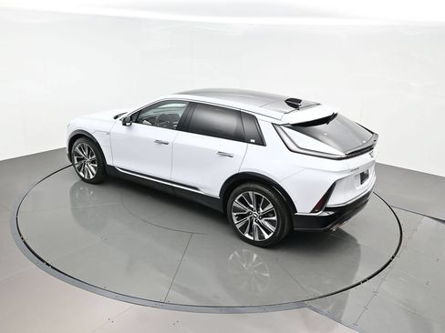 Used 2026 Cadillac Lyriq Signature Luxury w/ Nappa Leather Package AWD/4WD image 41