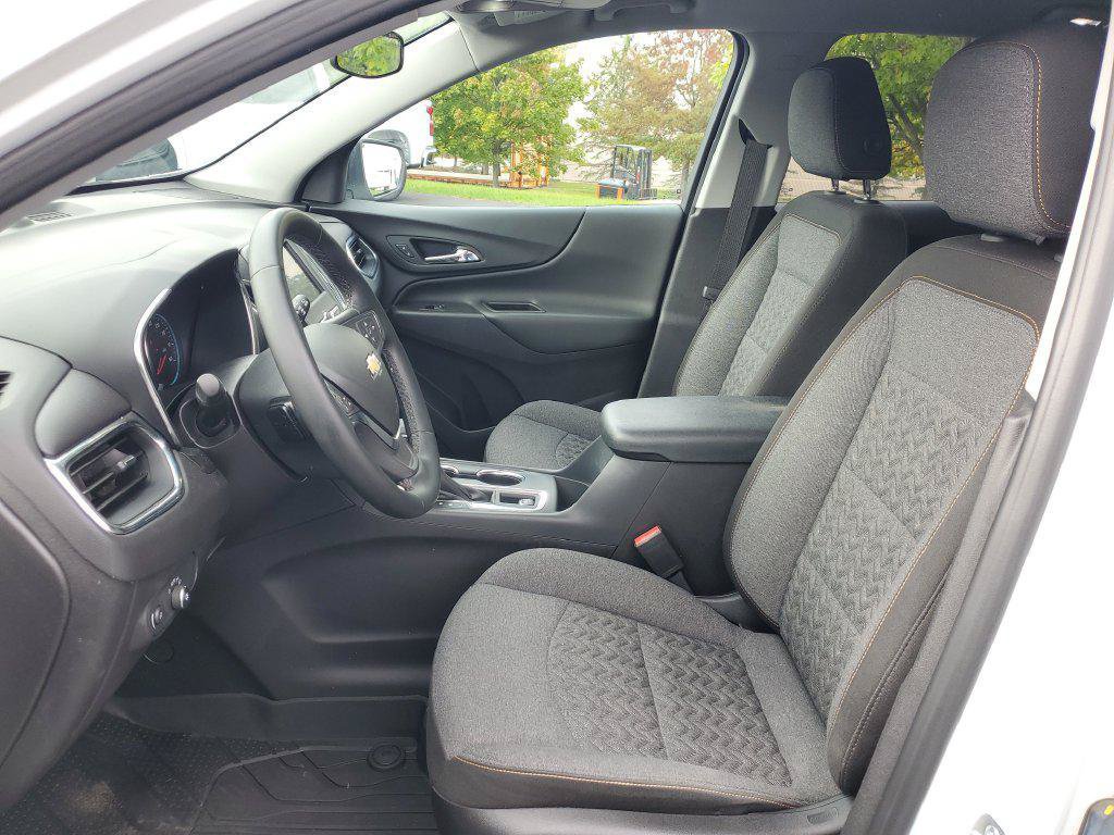 Used 2024 Chevrolet Equinox LT w/ LPO, Floor Liner Package AWD/4WD image 5