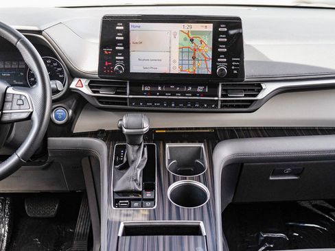 Certified 2022 Toyota Sienna Limited FWD image 14