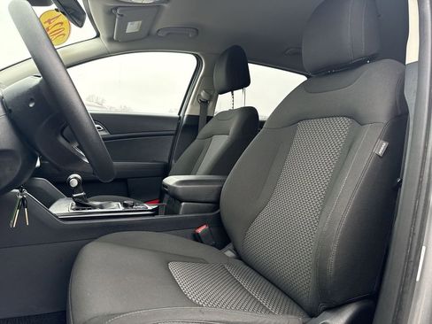 Used 2024 Kia Sportage LX image 13