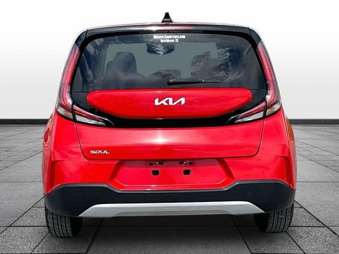 Used 2023 Kia Soul LX w/ Option Group 015 FWD image 4