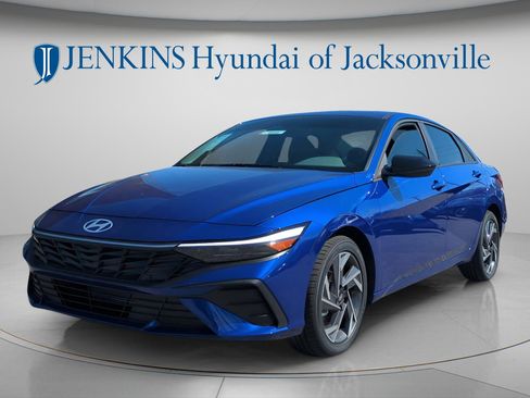 New 2025 Hyundai Elantra Sport FWD image 9