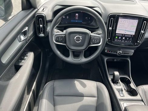 Certified 2026 Volvo XC40 B4 Core w/ Climate Package FWD image 14
