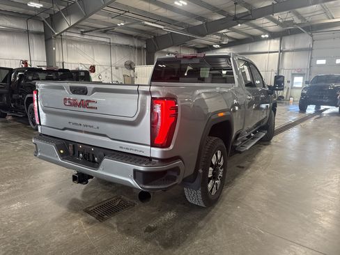 Used 2025 GMC Sierra 3500 Denali w/ Denali Reserve Package AWD/4WD image 3