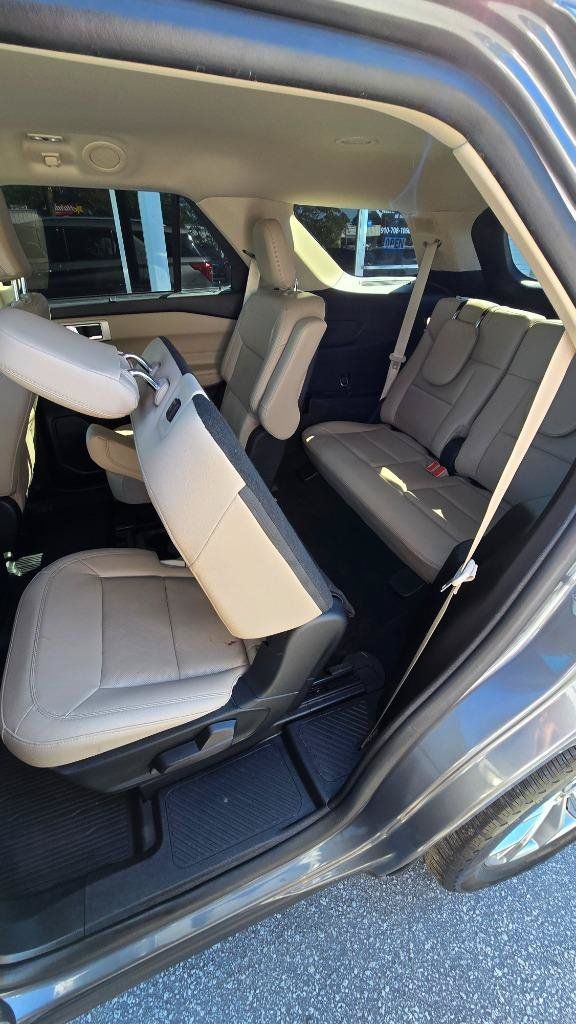 Used 2021 Ford Explorer Limited w/ Equipment Group 301A RWD image 18