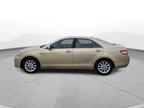 Used 2010 Toyota Camry XLE image 9