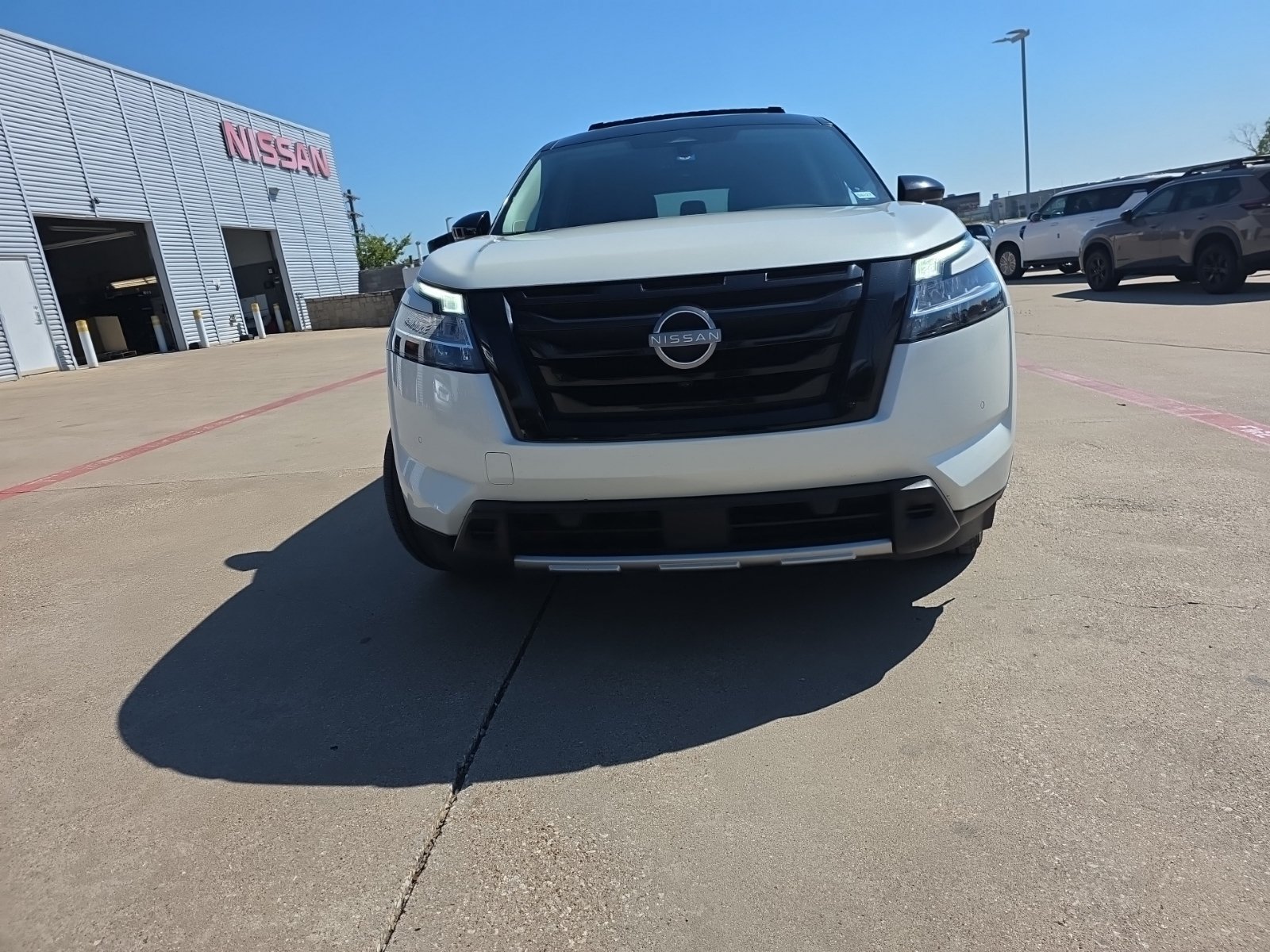 Certified 2023 Nissan Pathfinder SL w/ SL Premium Package FWD image 2