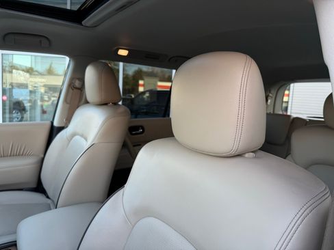 Used 2024 Nissan Armada SL w/ Captain's Chairs Package image 43