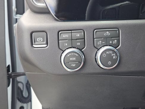New 2026 GMC Sierra 1500 SLE AWD/4WD image 25
