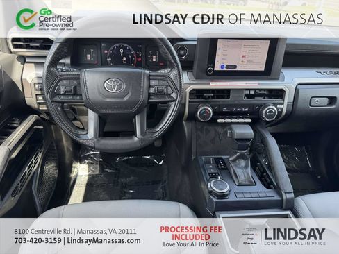 Used 2025 Toyota Tacoma SR5 AWD/4WD image 20