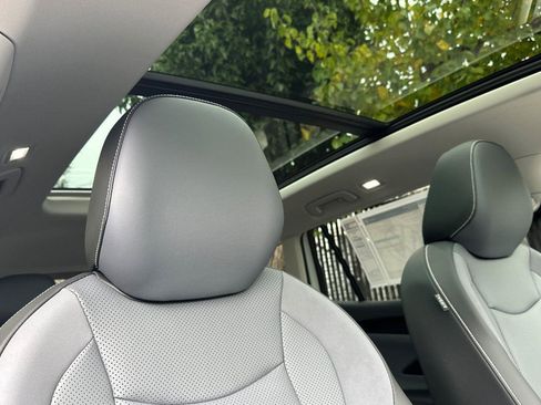 New 2026 Volkswagen Tiguan SE image 16