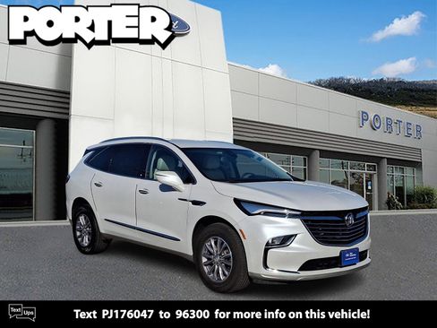 Used 2023 Buick Enclave Essence image 1