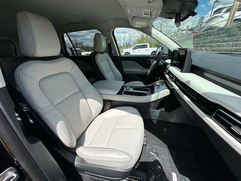 New 2026 Lincoln Aviator AWD image 21