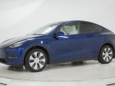 Used 2023 Tesla Model Y Long Range AWD/4WD image 4