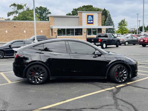 Used 2021 Tesla Model Y Performance AWD/4WD image 4