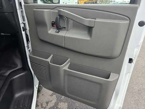 Used 2019 GMC Savana 3500 w/ Power Convenience Package image 17