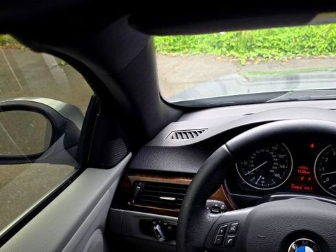 Used 2009 BMW 328i Convertible RWD image 20