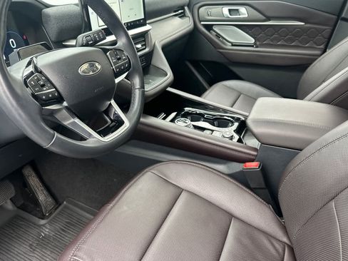 Certified 2025 Ford Explorer Platinum w/ Ultimate Package image 11
