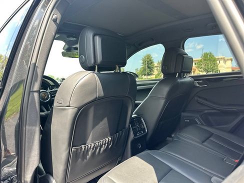 Used 2023 Porsche Macan AWD/4WD image 20