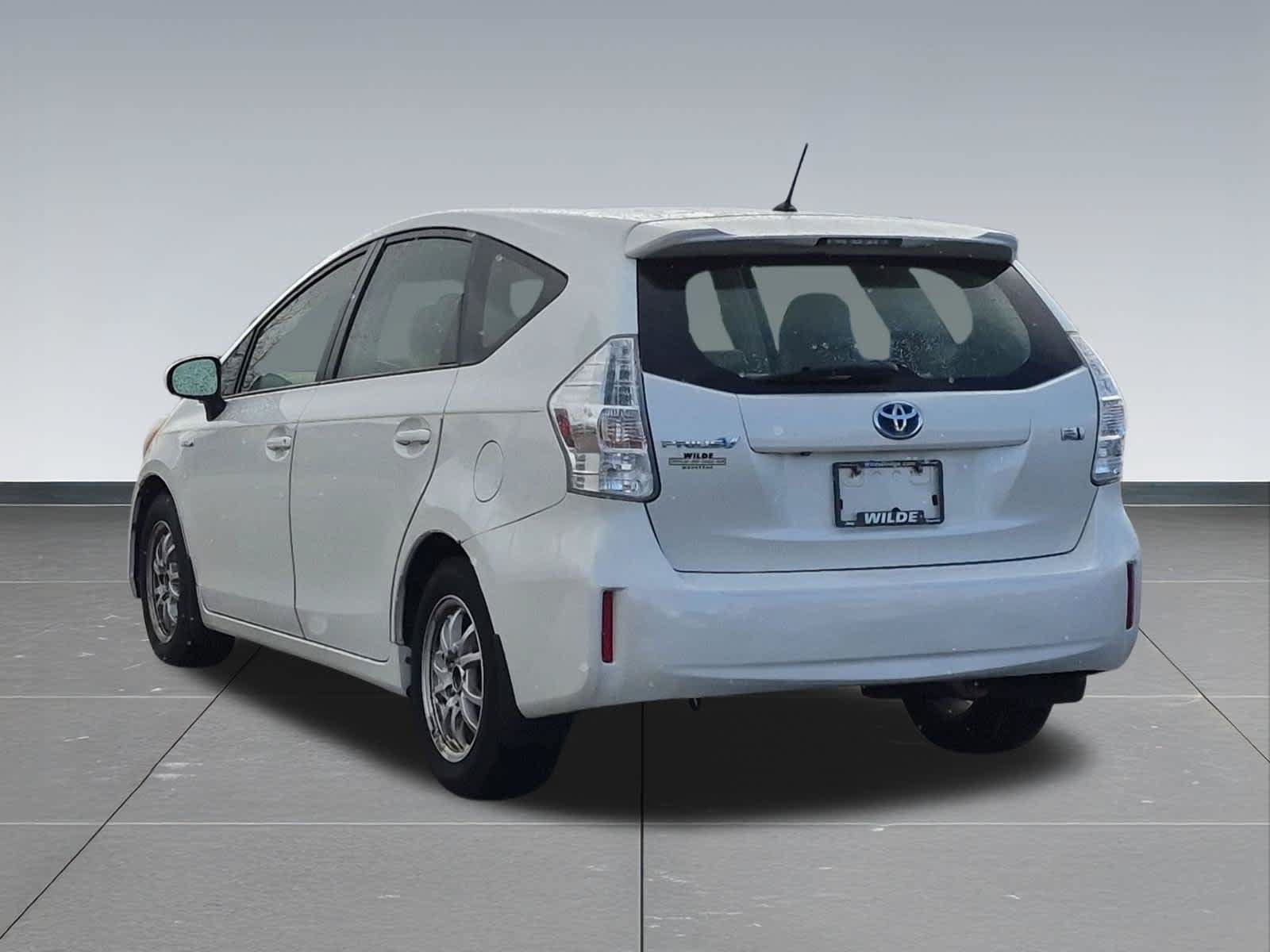 Used 2012 Toyota Prius V Two FWD image 4