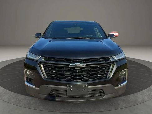 Used 2023 Chevrolet Traverse RS AWD/4WD image 2