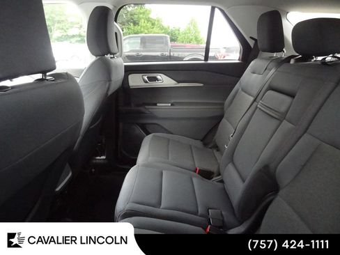Used 2026 Ford Explorer Active AWD/4WD image 12