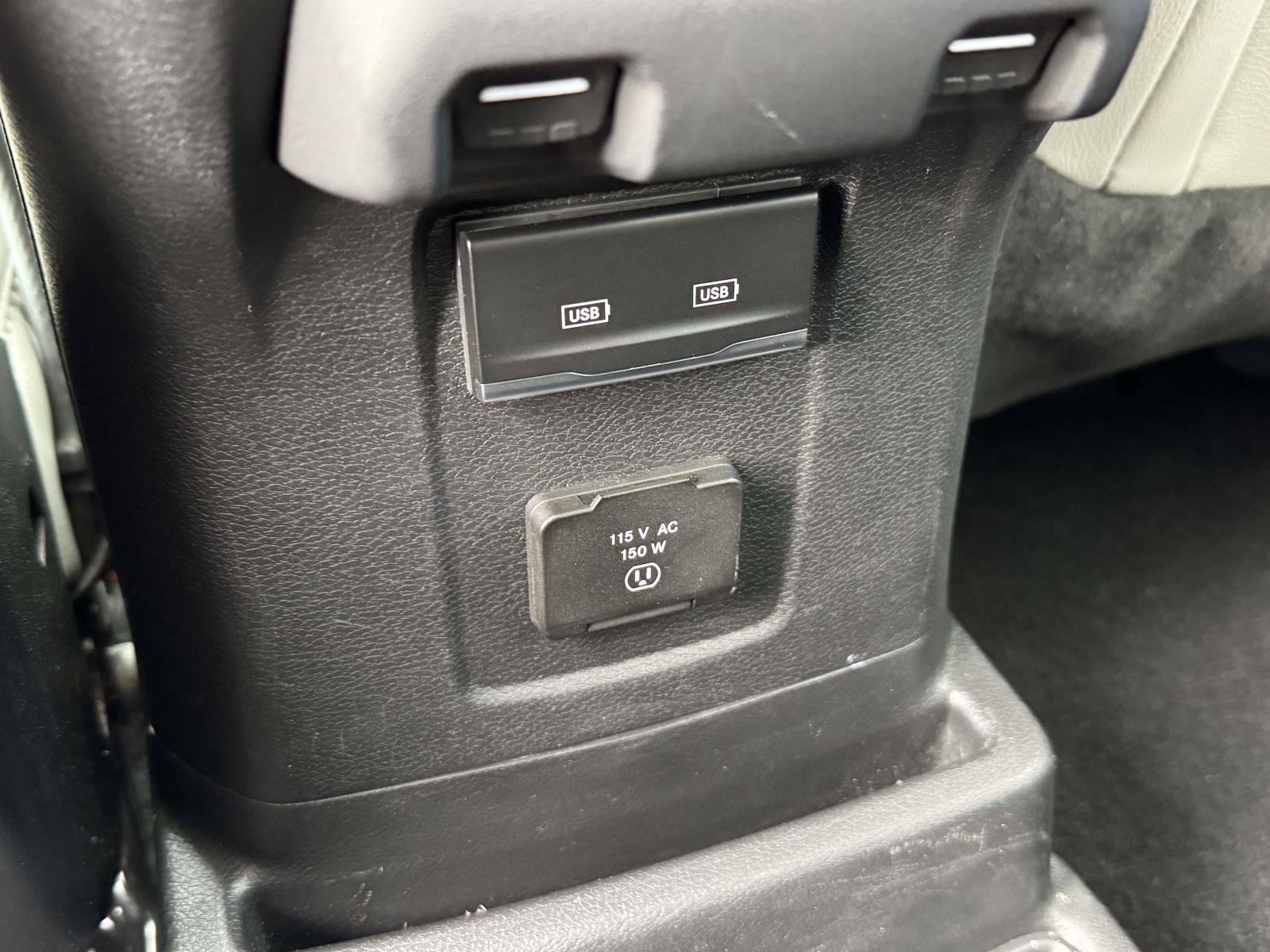 Used 2022 Jeep Wrangler Unlimited Sahara AWD/4WD image 31