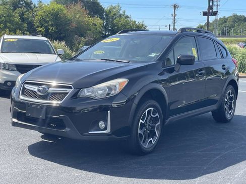 Used 2017 Subaru Crosstrek 2.0i Premium AWD/4WD image 3